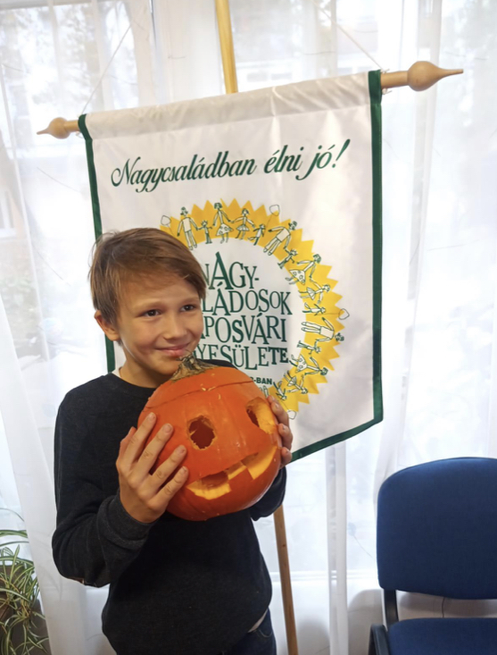 👨‍👩‍👧 **Adj esélyt a családoknak, akiknek a legnagyobb szükségük van rá!** 💙