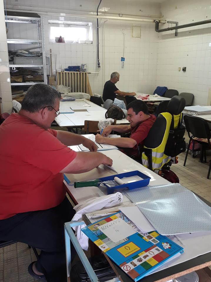 👨‍👩‍👧 **Adj esélyt a családoknak, akiknek a legnagyobb szükségük van rá!** 💙