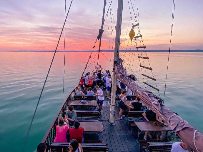 TFLOTTA - Talizmán élménycsomag 6 főre a Balatonon